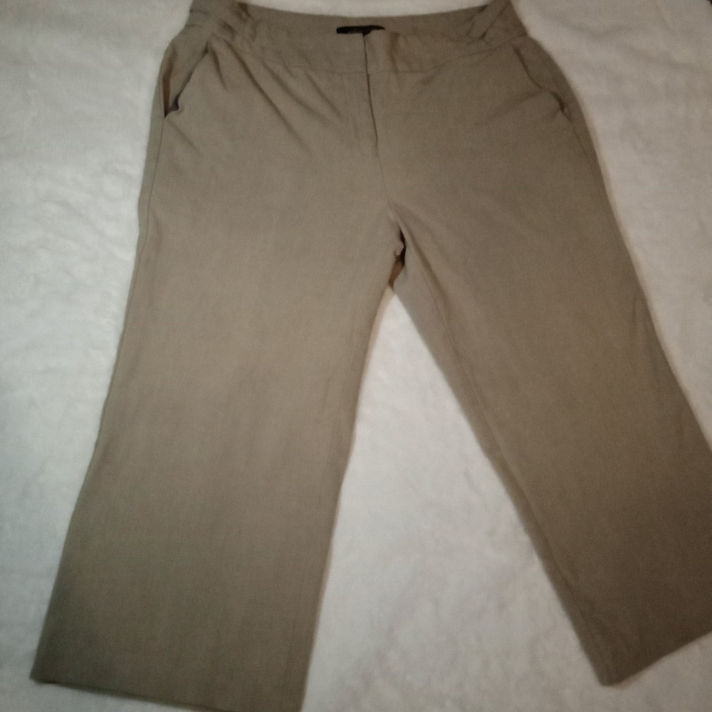 Essentials by ABS Khiki Capri's| Size 10
